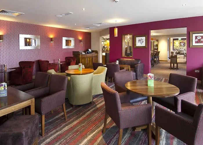 Premier Inn London Heathrow Terminal 5 West Drayton 